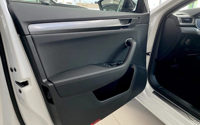 Skoda Superb cena 198700 przebieg: 1, rok produkcji 2024 z Gogolin małe 704